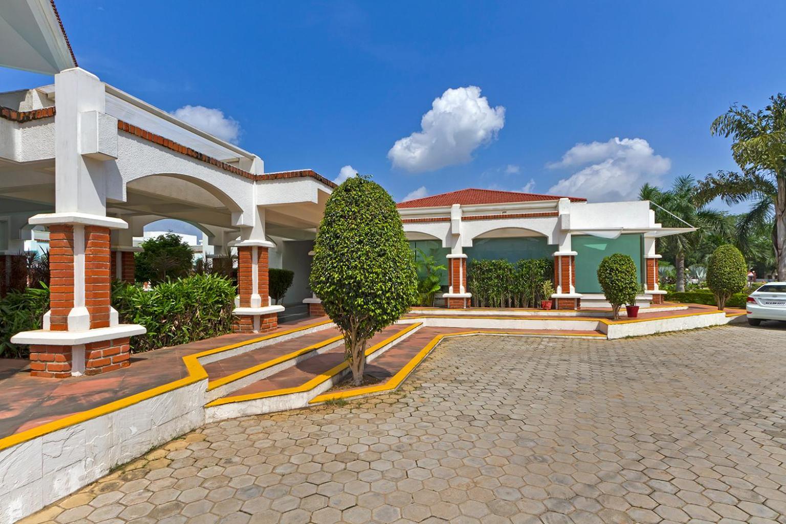 Prakruti Resort 바도다라 외부 사진